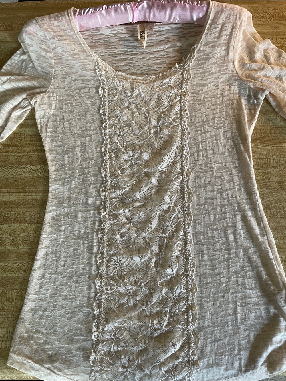 🌼BKE Cream Lace Front ShortSleeve💛 - Picture 4 of 4